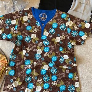 Cotton printed Scrub top